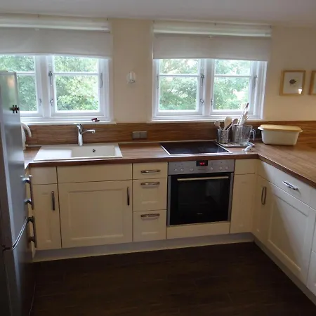 Ferienwohnung-dg-im-reetdachhaus-im-ort-welt Διαμέρισμα Welt