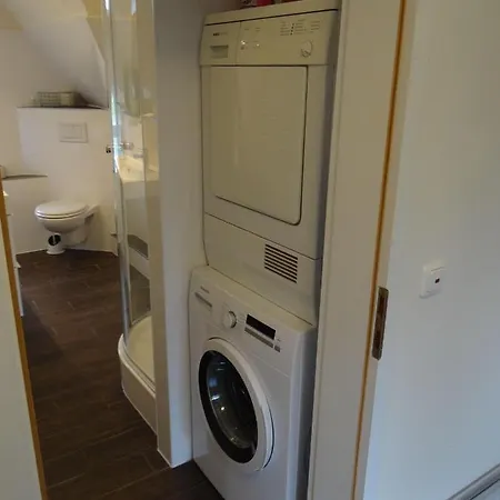 Διαμέρισμα Ferienwohnung-dg-im-reetdachhaus-im-ort-welt *