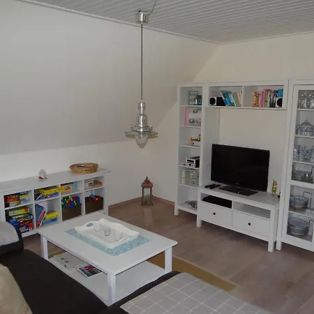 Διαμέρισμα Ferienwohnung-dg-im-reetdachhaus-im-ort-welt *