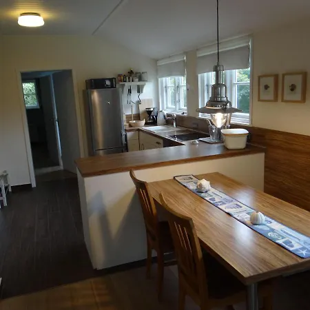 Διαμέρισμα Ferienwohnung-dg-im-reetdachhaus-im-ort-welt Welt