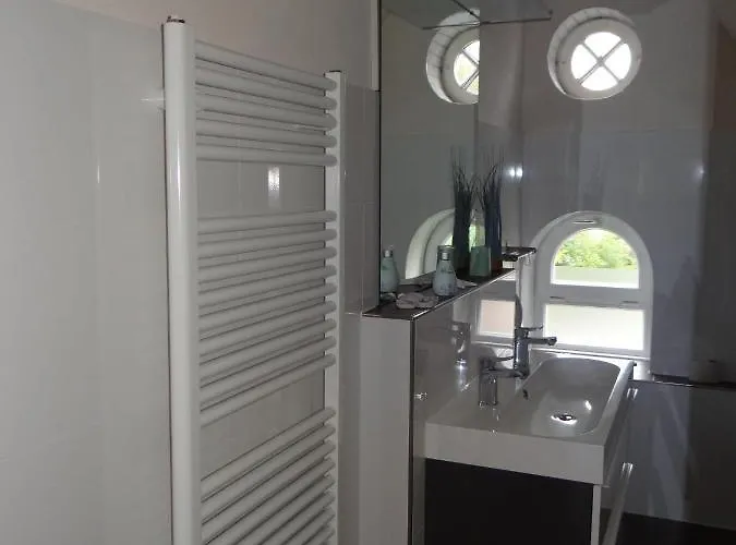 Ferienwohnung-dg-im-reetdachhaus-im-ort-welt Welt